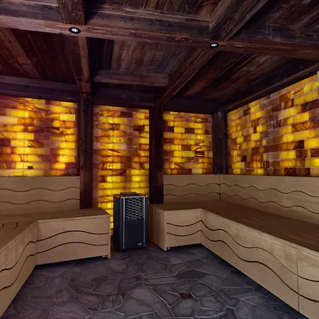 Center Parcs Les Trois Forets Üdülőpark 4*