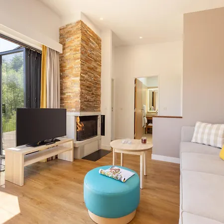 Center Parcs Les Trois Forets 阿蒂尼