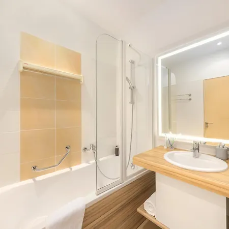 Center Parcs Les Trois Forets 3* 阿蒂尼