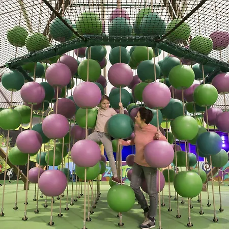 Vakantiepark Center Parcs Les Trois Forets 4*