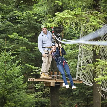 Center Parcs Les Trois Forets 阿蒂尼