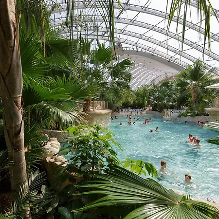 假日公园 Center Parcs Les Trois Forets 阿蒂尼