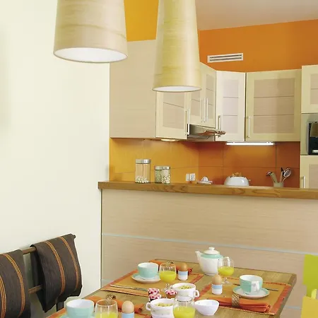 假日公园 Center Parcs Les Trois Forets 阿蒂尼