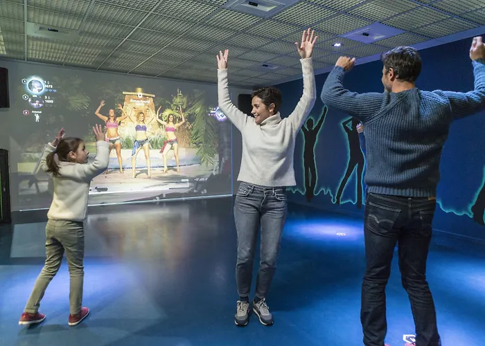 假日公园 Center Parcs Les Trois Forets 4*