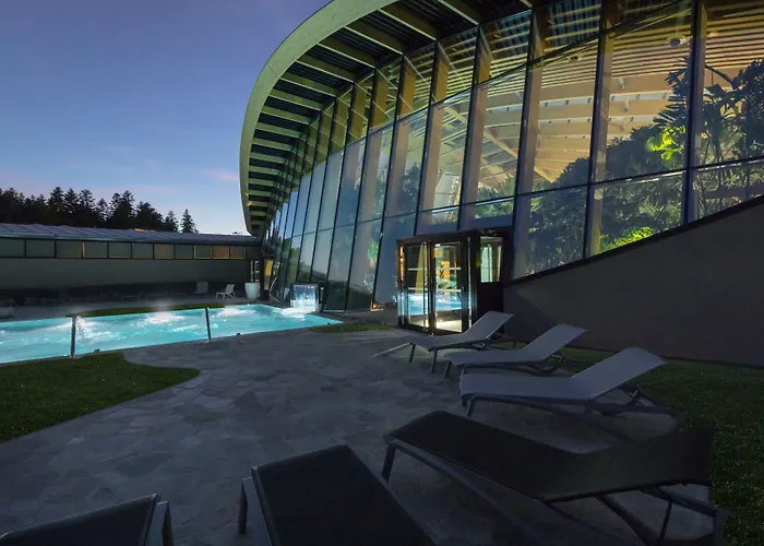 Center Parcs Les Trois Forets 假日公园 阿蒂尼